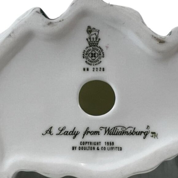 Royal Doulton "A Lady from Williamsburg" | HN 2228 | No box | Vintage - Picture 5 of 5